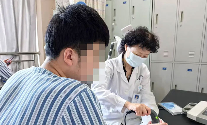  健康科普 ︱ 18岁小伙外伤致手指肌腱损伤“又肿又僵” 康复医学专家沈志祥博士详解如何科学康复