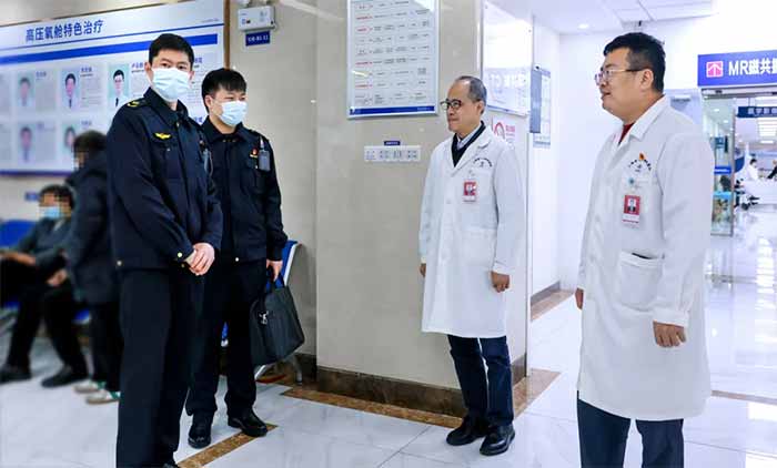 <b>�������г���ֵܾ��Ϻ���ʮ���Կ�ҽԺ��չ�����豸��ȫר���</b>